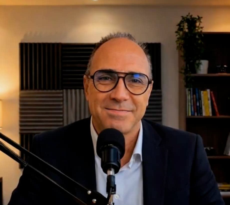 Daniele Sica speaking at a real estate event