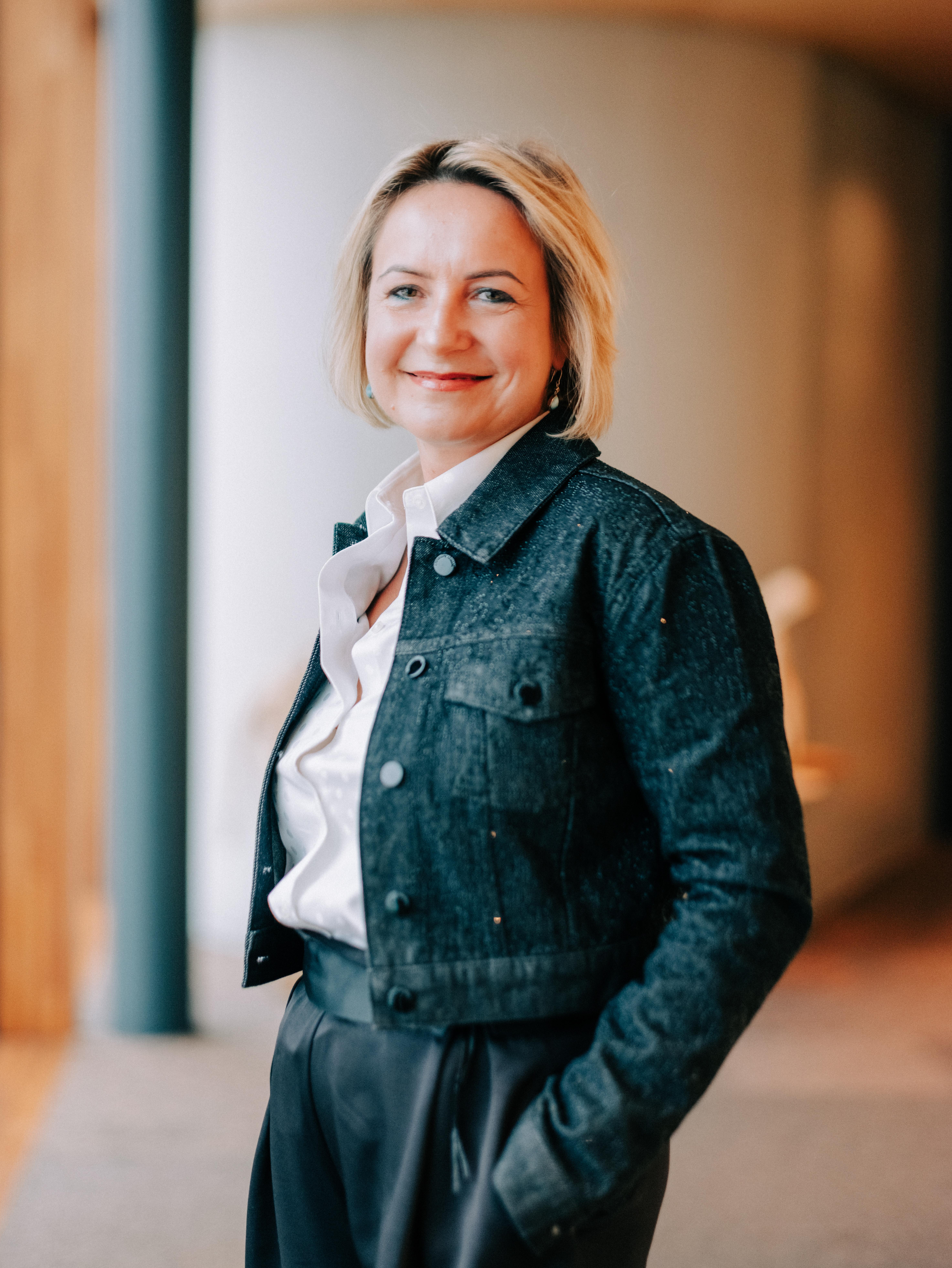 Trust Command, Mariana Cazacu