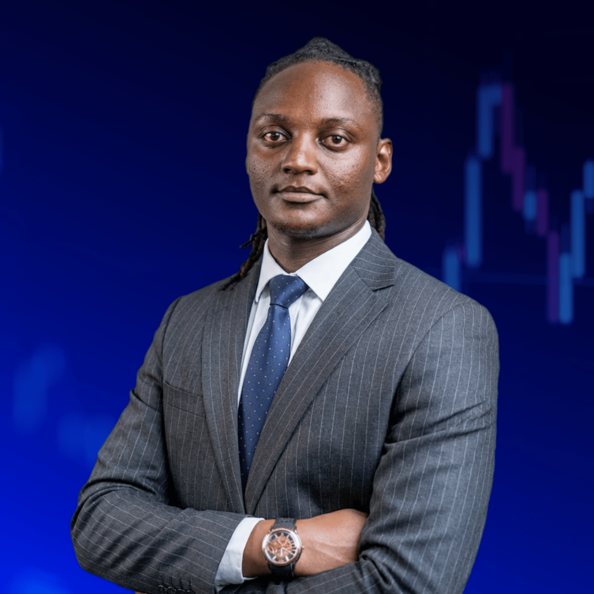 Geoffrey Gichanga presenting live market analysis