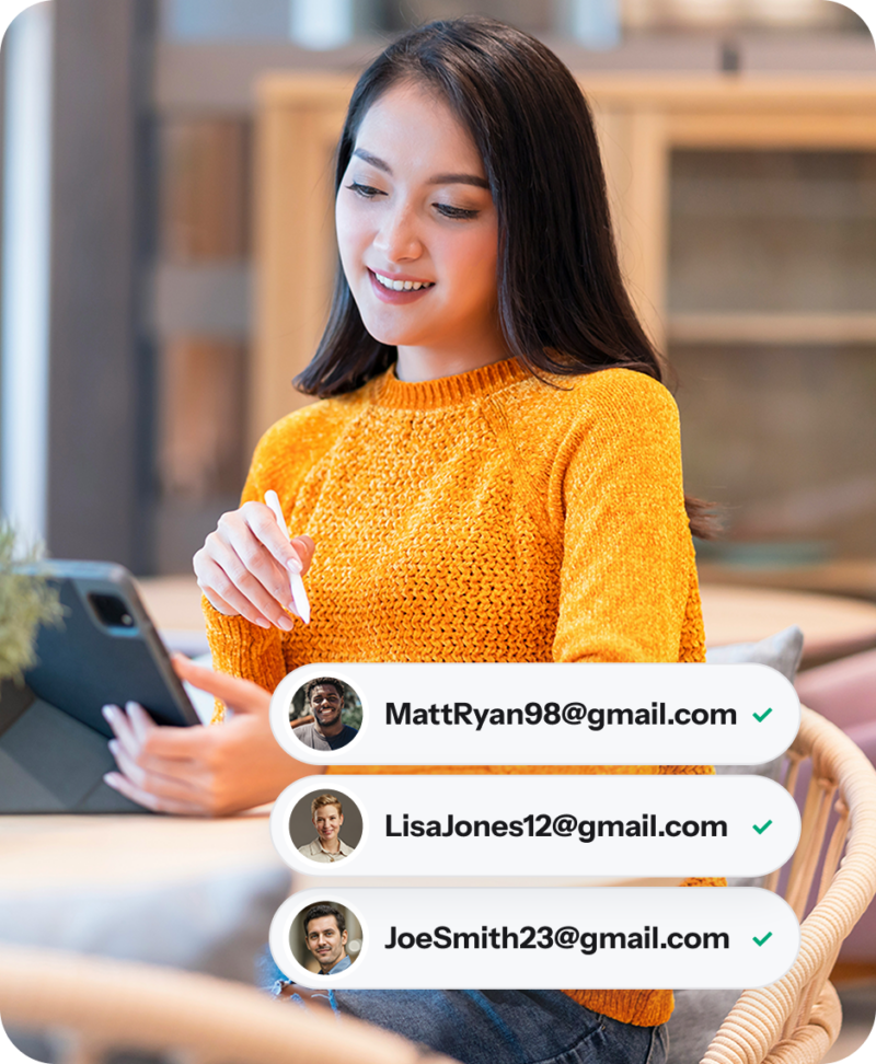 Lady on laptop generating leads using lead generation software